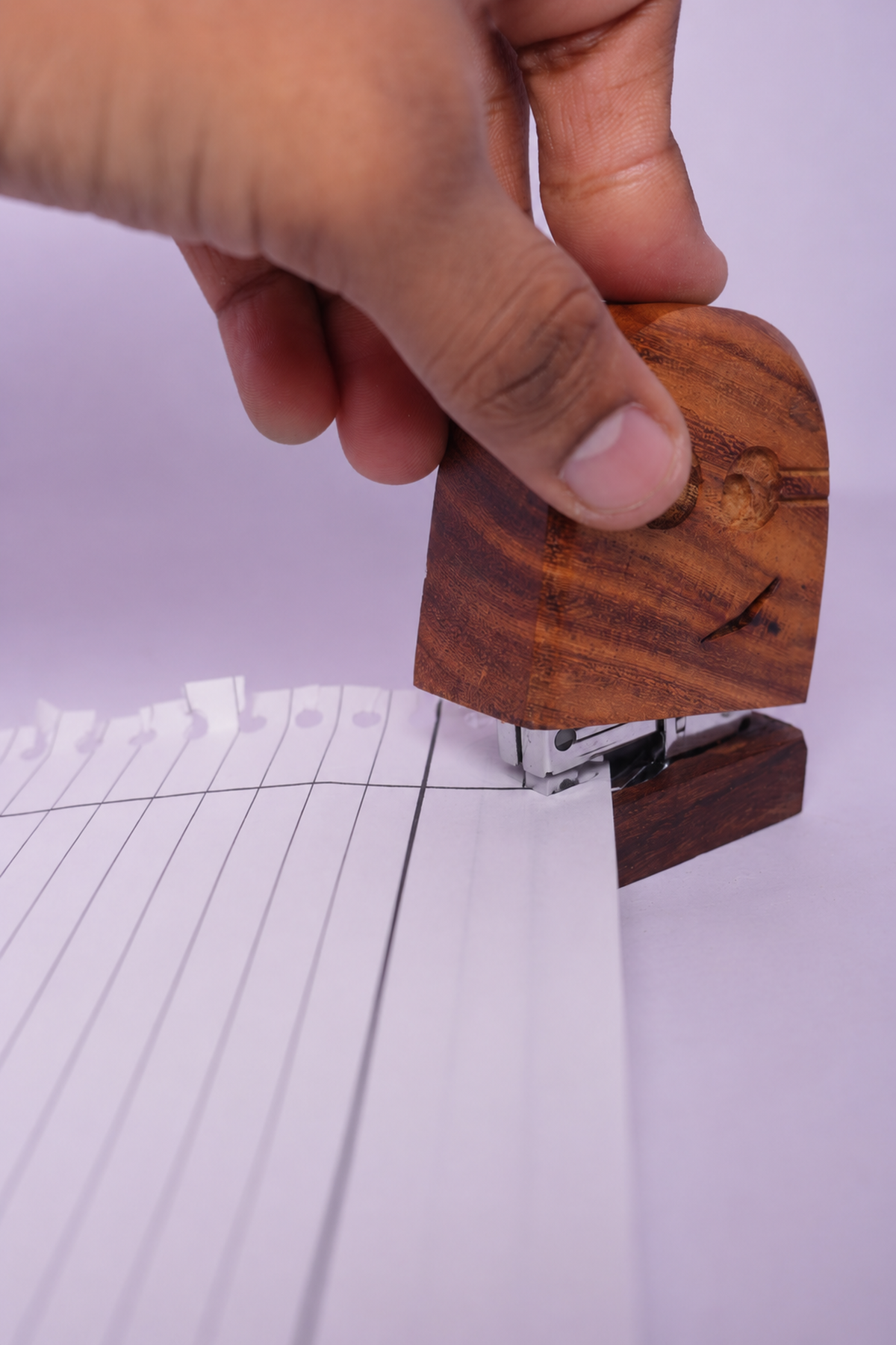 SAAG Stapler Minios — Sagwan teak desk stapler (view 2)