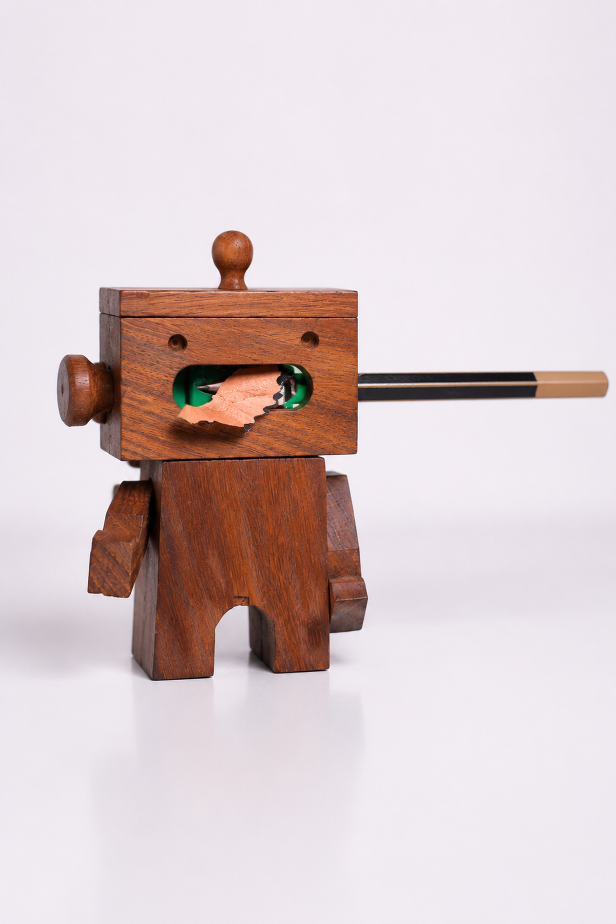 SAAG Male Sharpener — teak detail